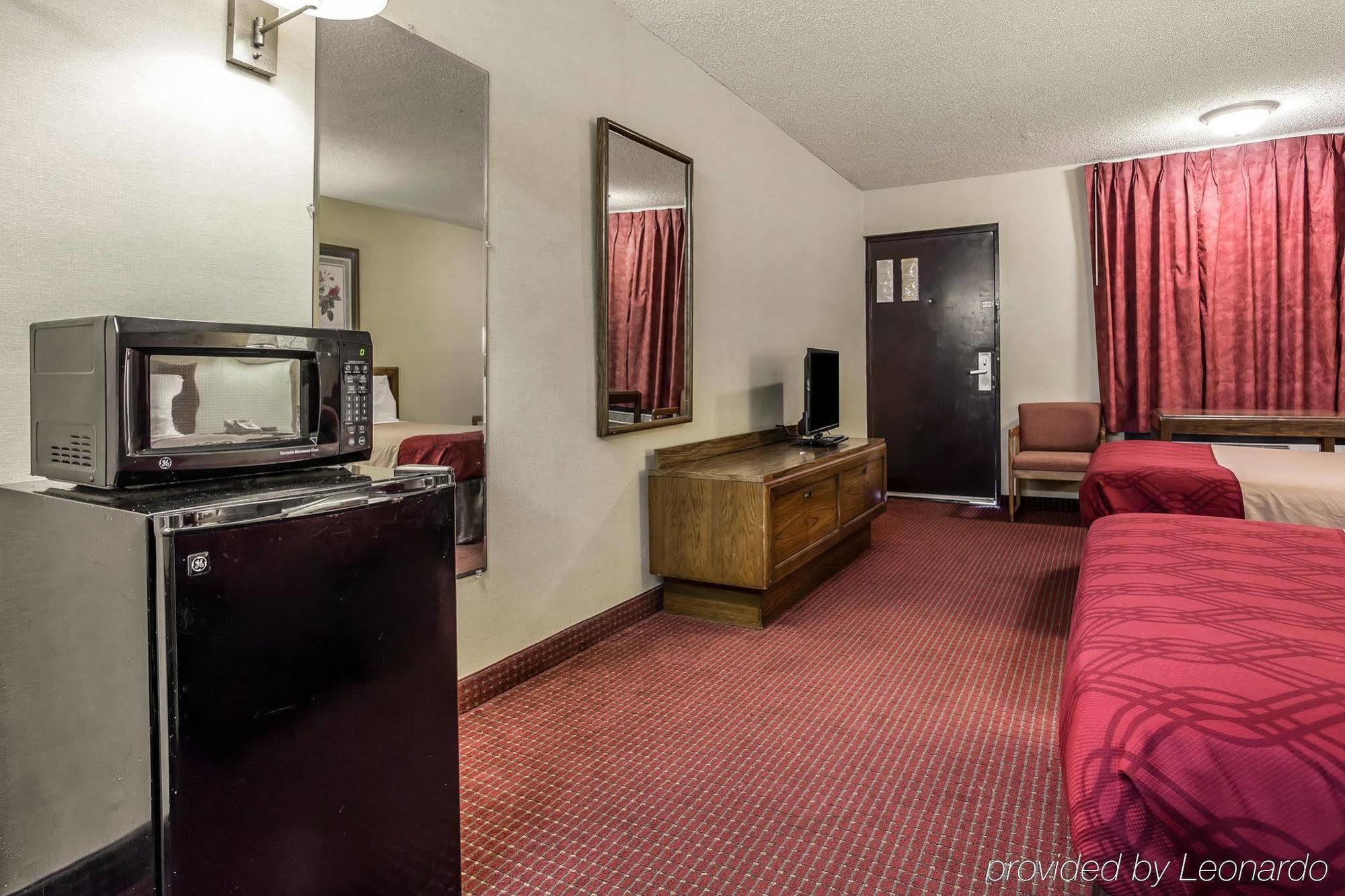 Econo Lodge Richburg Bagian luar foto